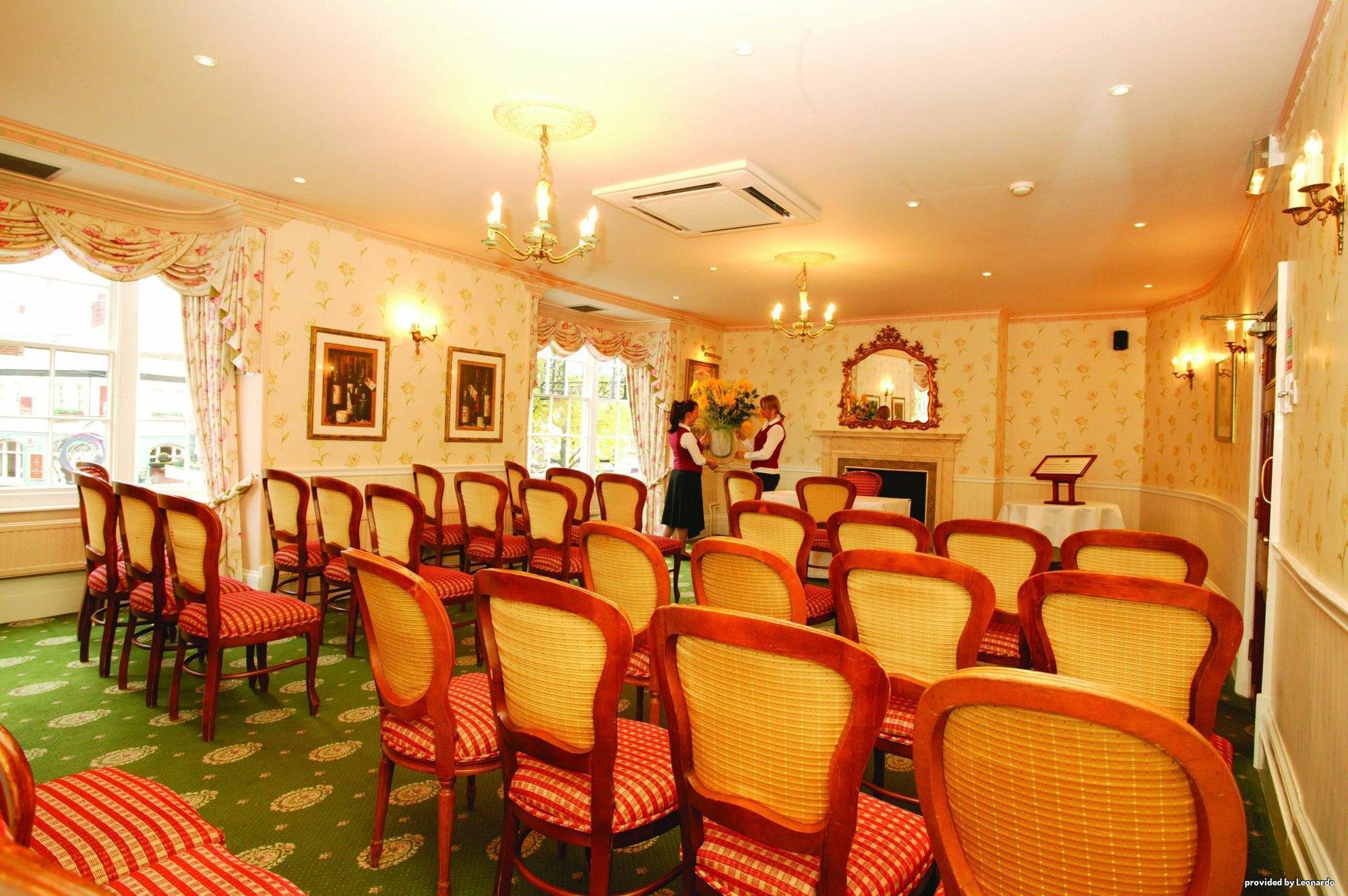 The Three Swans Hotel, Market Harborough, Leicestershire Бизнес фото
