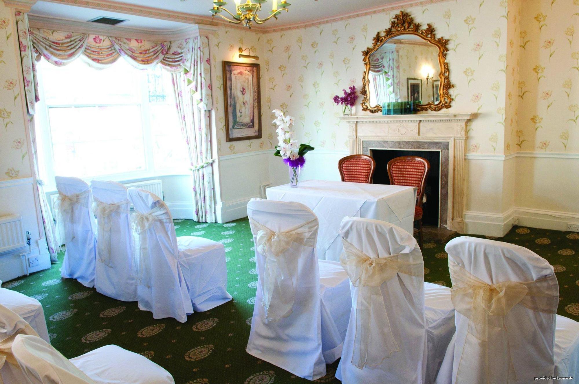 The Three Swans Hotel, Market Harborough, Leicestershire Удобства фото