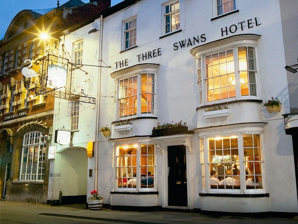 The Three Swans Hotel, Market Harborough, Leicestershire Экстерьер фото