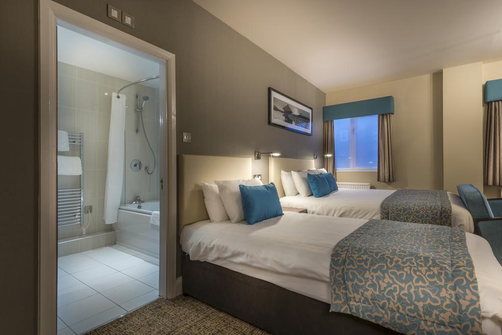 The Three Swans Hotel, Market Harborough, Leicestershire Экстерьер фото