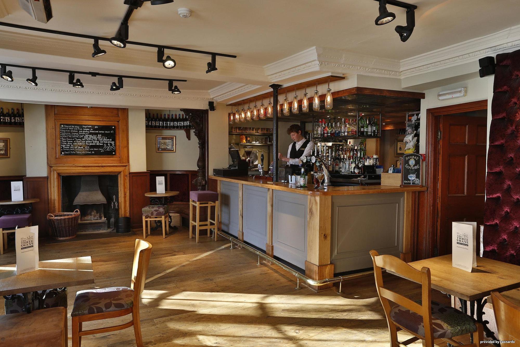 The Three Swans Hotel, Market Harborough, Leicestershire Экстерьер фото
