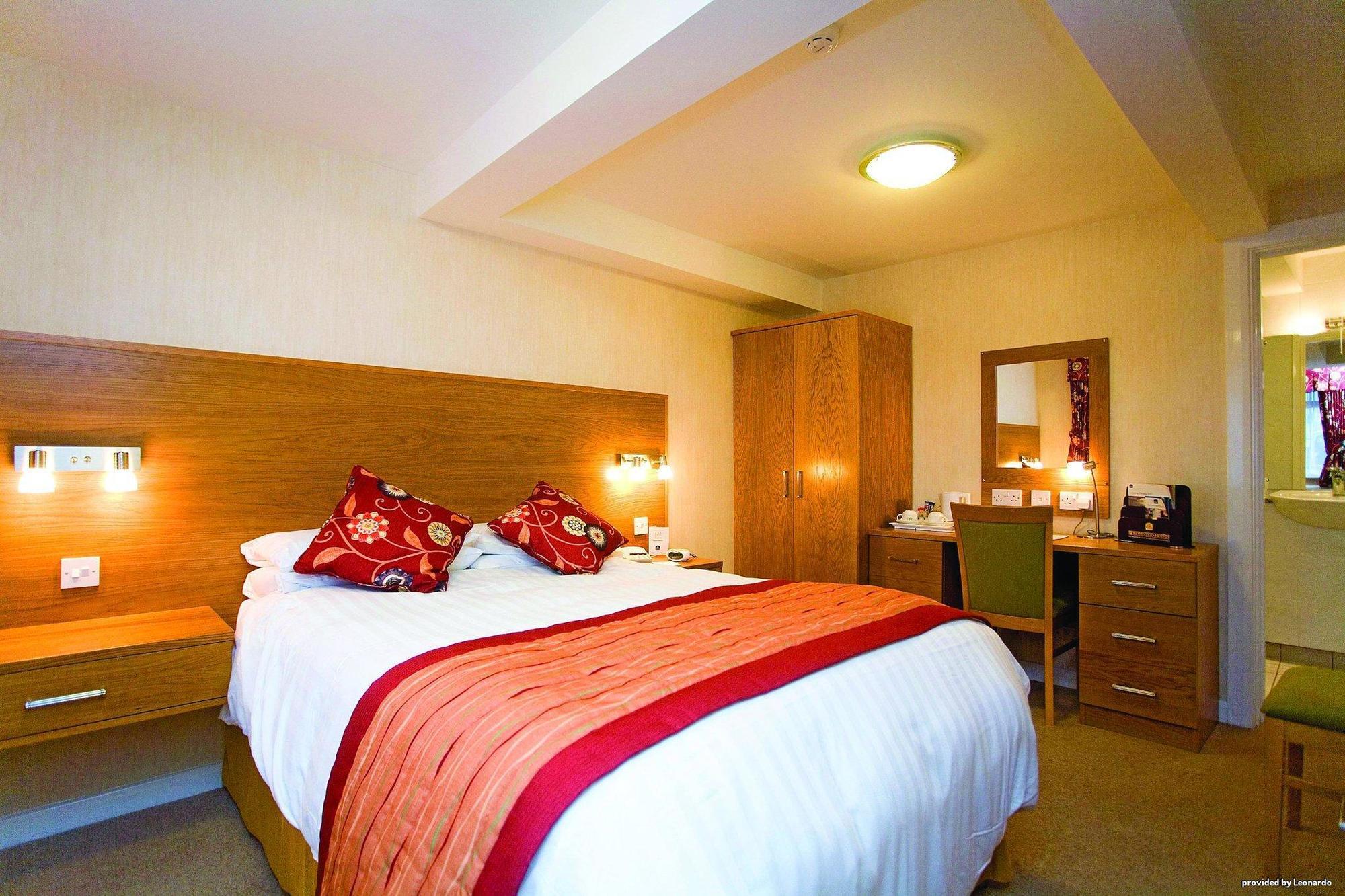 The Three Swans Hotel, Market Harborough, Leicestershire Экстерьер фото