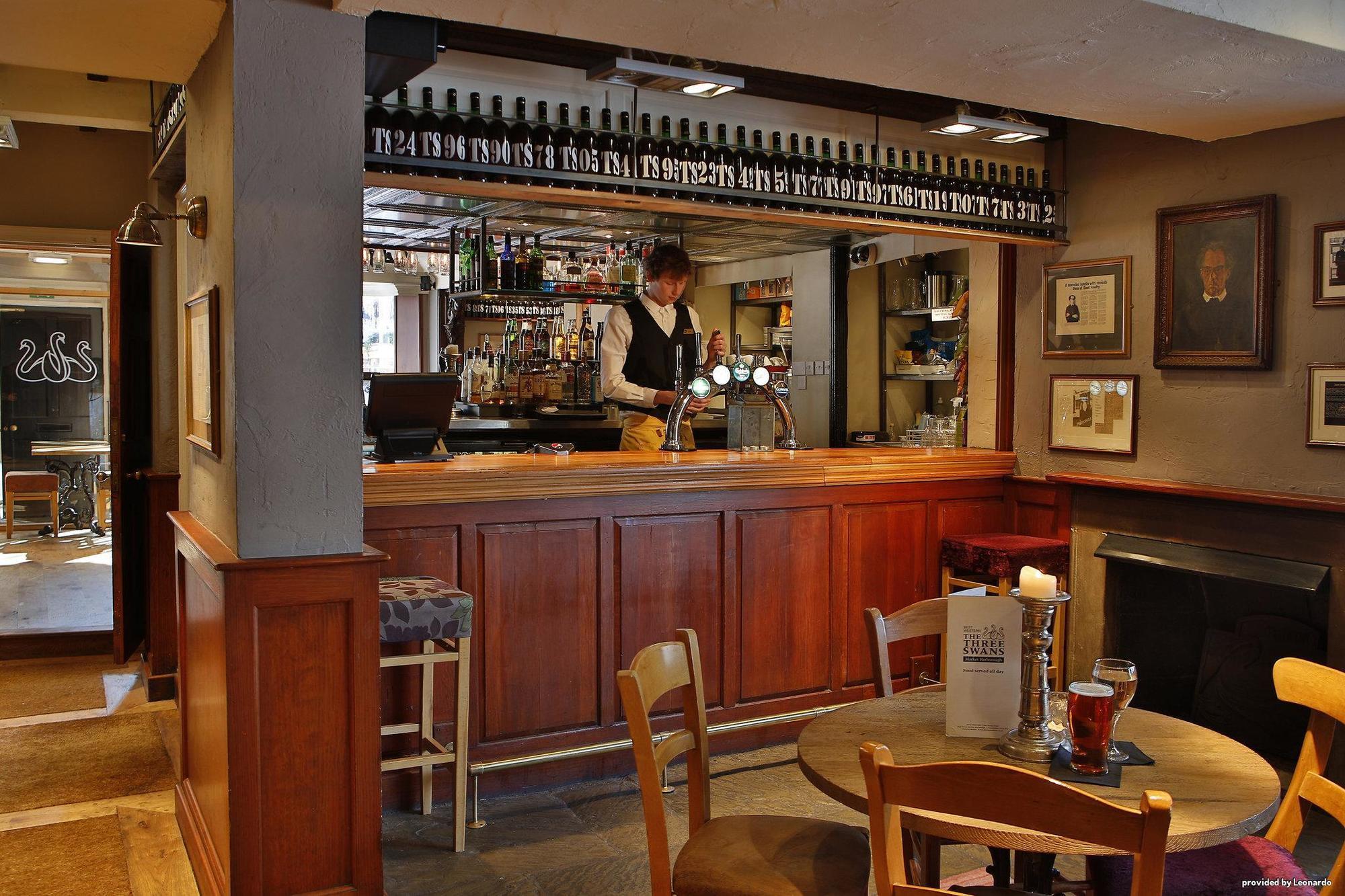 The Three Swans Hotel, Market Harborough, Leicestershire Экстерьер фото