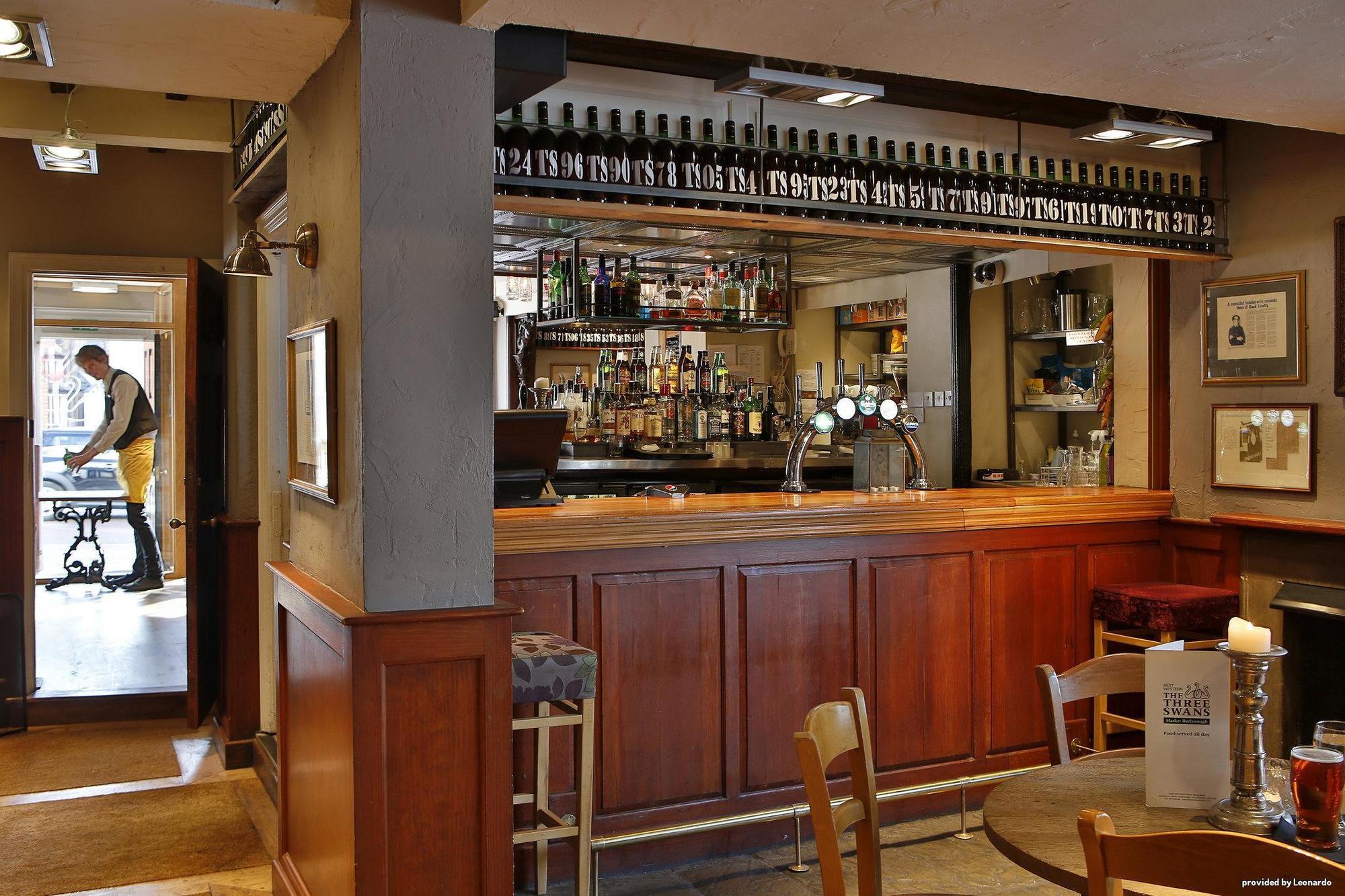 The Three Swans Hotel, Market Harborough, Leicestershire Экстерьер фото