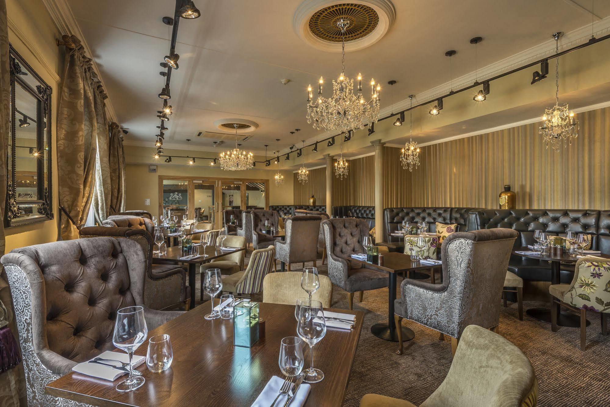 The Three Swans Hotel, Market Harborough, Leicestershire Экстерьер фото