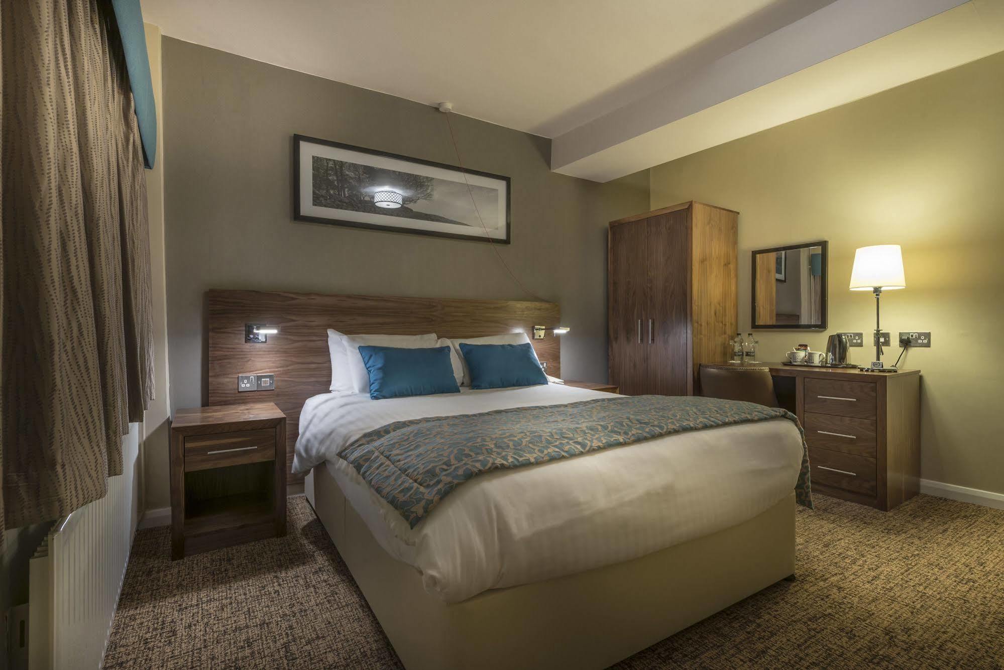 The Three Swans Hotel, Market Harborough, Leicestershire Экстерьер фото