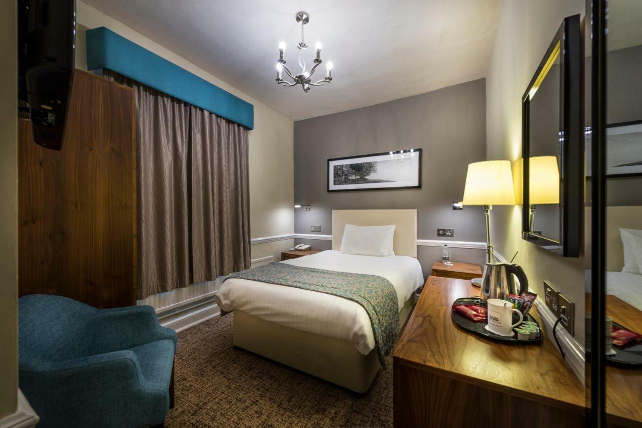 The Three Swans Hotel, Market Harborough, Leicestershire Экстерьер фото